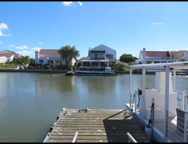 4 BEDROOM FREEHOLD FOR SALE IN PORT OWEN